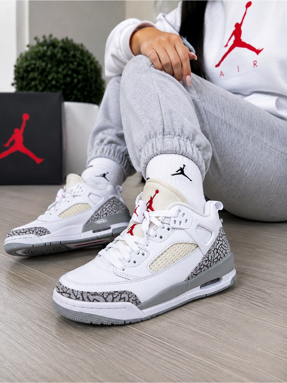 Jordan Spizike Low GS White Wolf Grey Red 5Y youth Women’s 6.5 New in Box